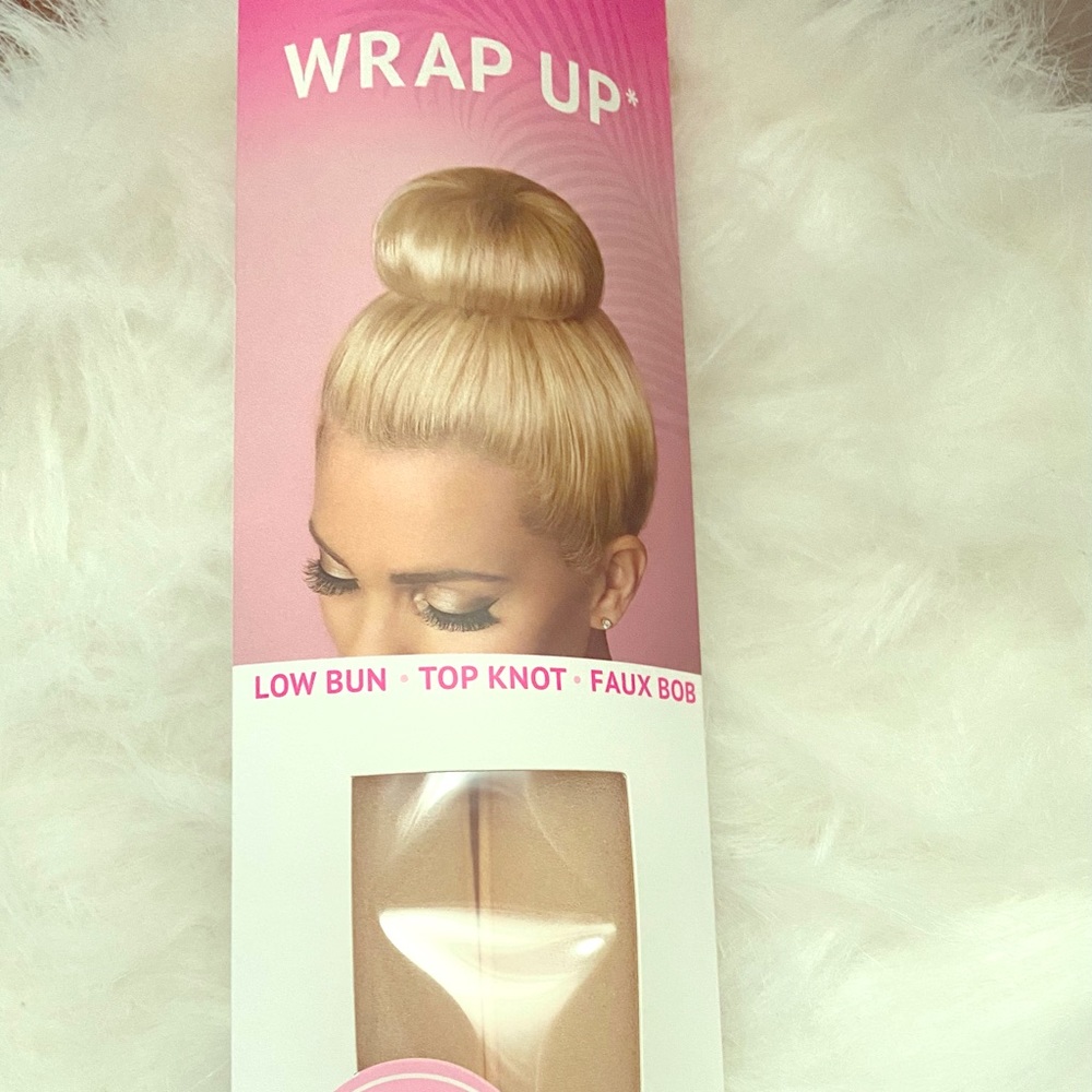 Brand new Wrap Up Bun Maker in Blonde